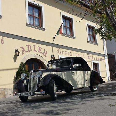 Adler Panzio Hotel Budaors Luaran gambar